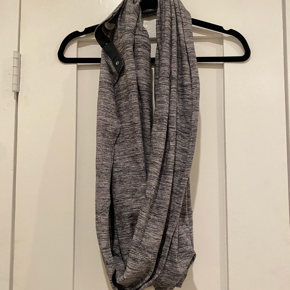 Lululemon grey scarf with snaps